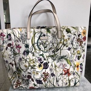 *SOLD* Authentic Gucci Flora Canvas Tote